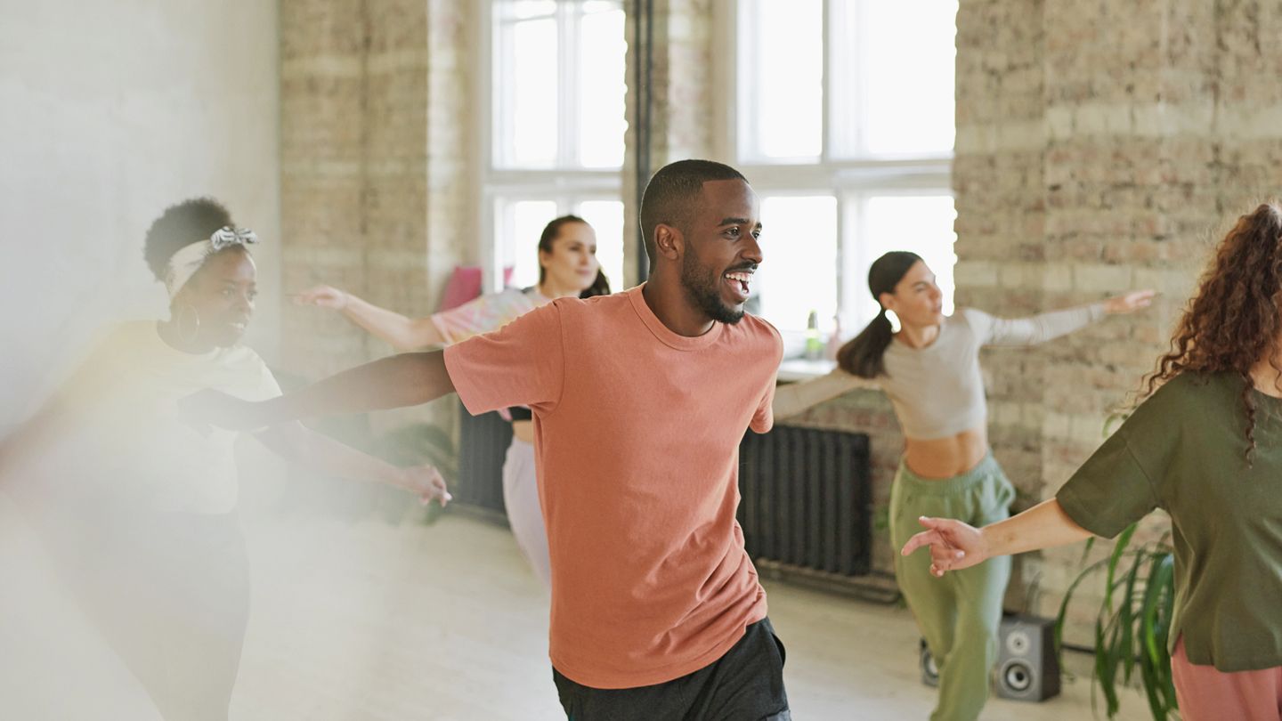 Ten simple senior dancing routines to keep them active and healthy